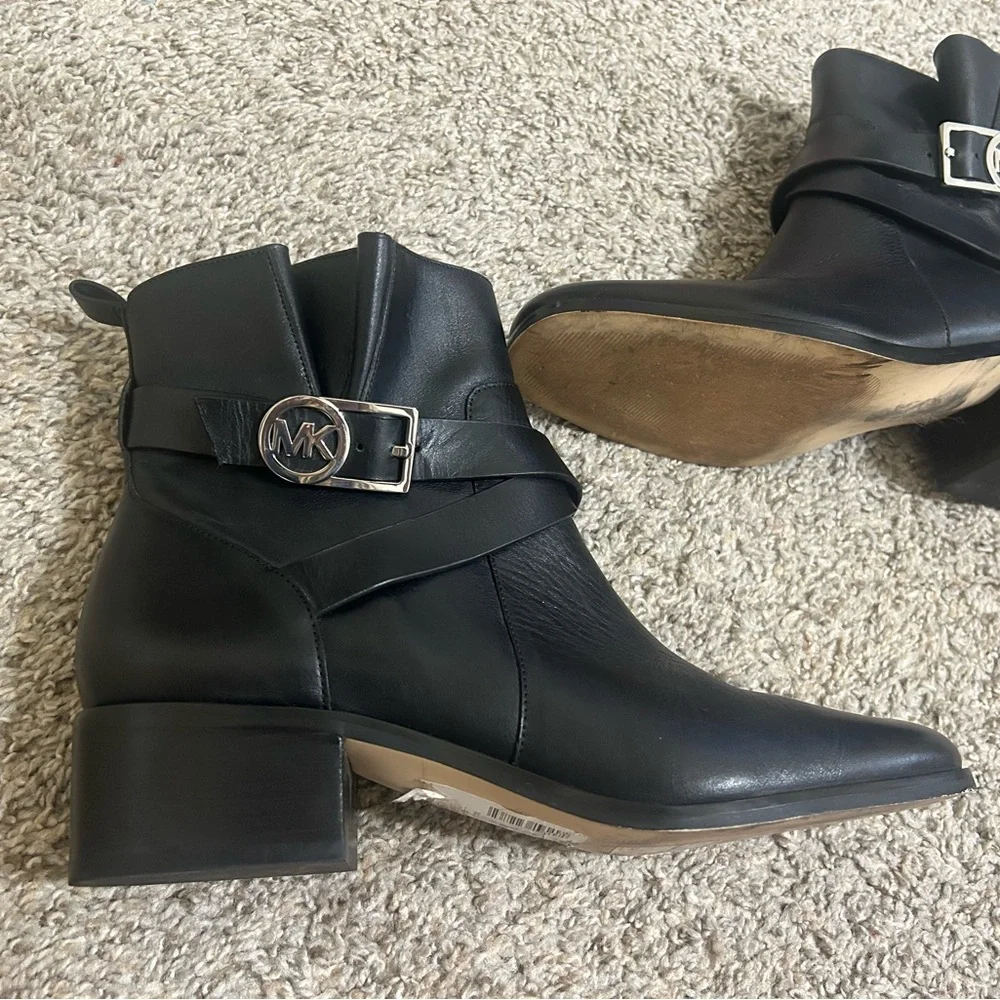 Michael Kors Bryce Black Leather Wrap-Strap Ankle Booties Buckle Women's Size 9